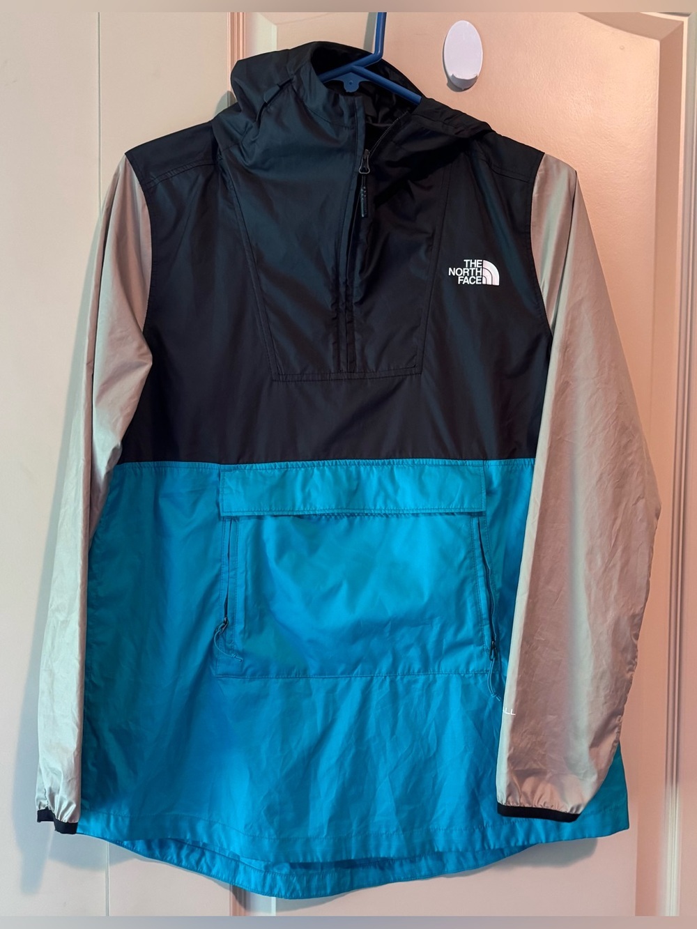 The North Face Women's Black/Teal/Beige Colorblock Anorak - Picture 3 of 14